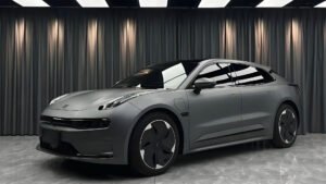 The difference between high-gloss and matte TPU PPF car film